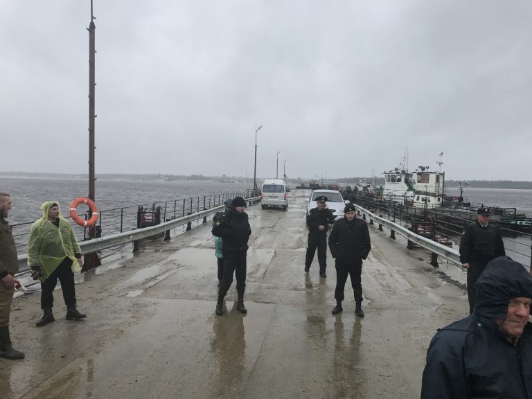 Наплавной мост в ЯНАО демонтировали и незаконно арестовали